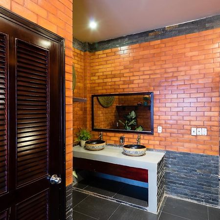 The Red House Bed & Breakfast Ho Chi Minh City Exterior photo
